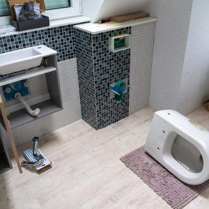 How can I choose the right contractor for my bathroom renovation?